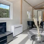 3 Bedroom Amazing In Semesterbostad