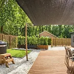 3 Bedroom Amazing In Semesterbostad