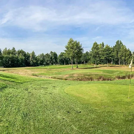 3 Bedroom Amazing In Semesterbostad